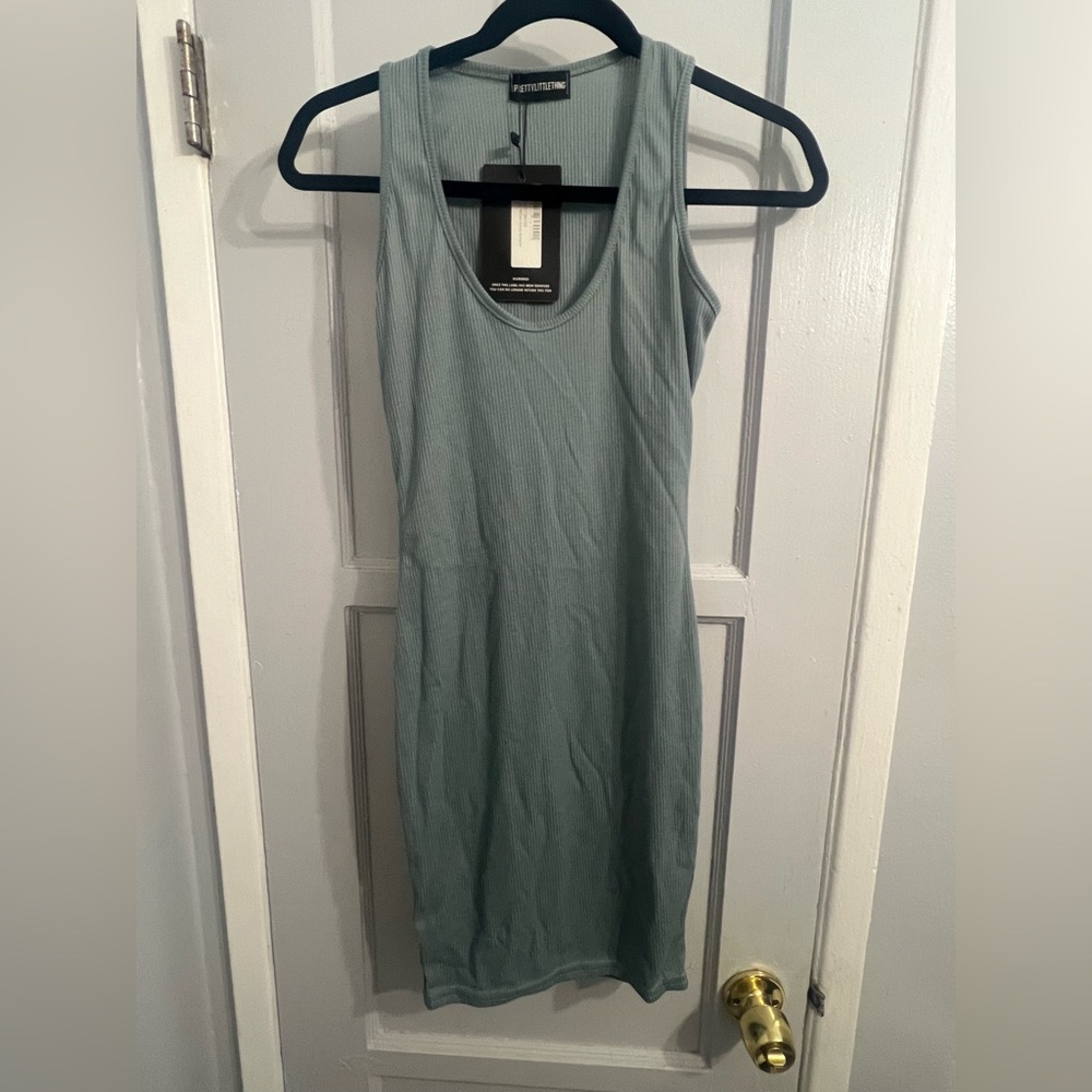 PrettyLittleThing Lead Grey Ribbed Scoop Bodycon